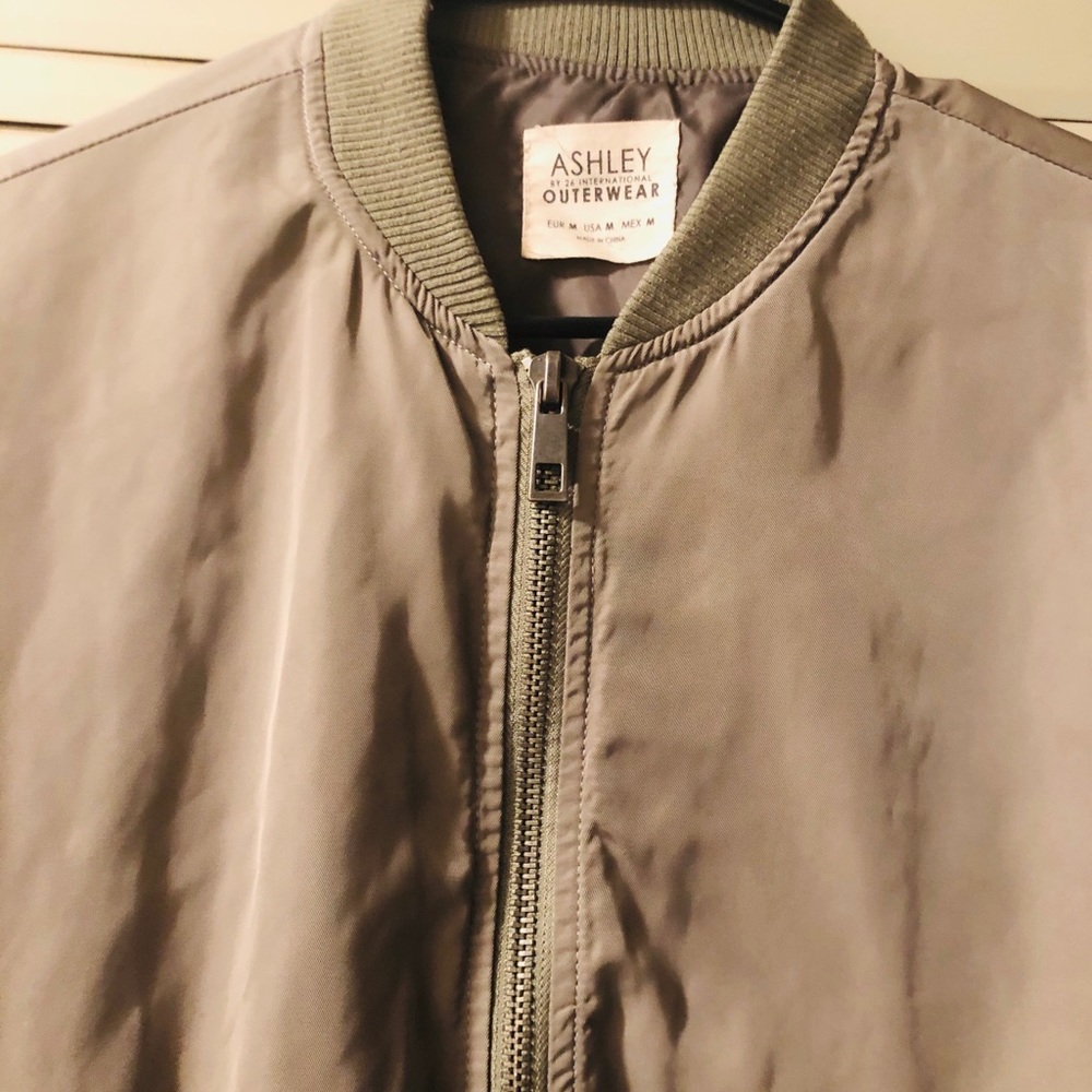 Jacket - Picture 3 of 4